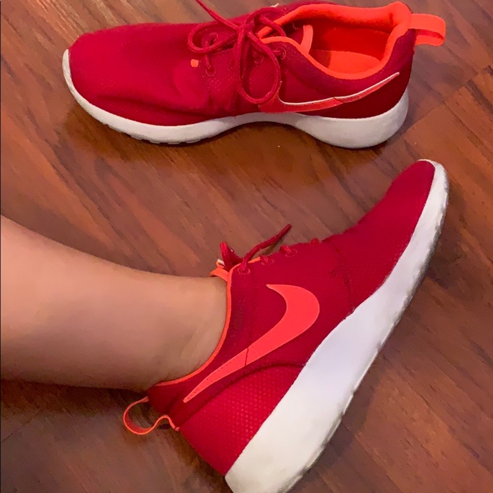 Super cute Nike’s